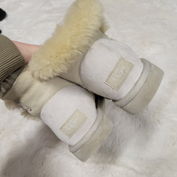 Ugg Australia Sand stone Mini Bailey Button Ugg Boot Size 8 - Picture 6 of 8